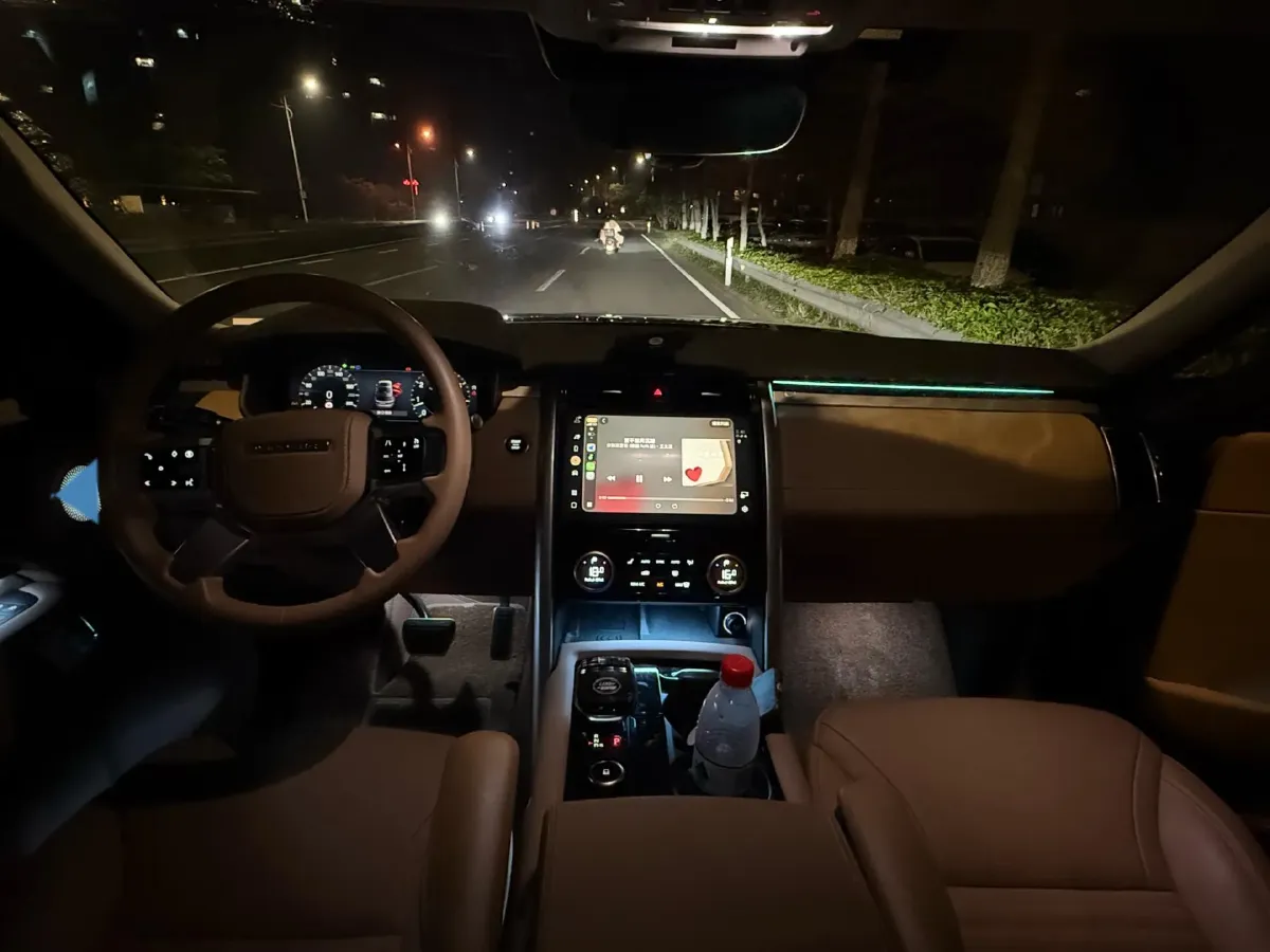 2024 Land Rover Discovery 3.0T 360HP L6 8AT,autocango,china used car exporter,china ev exporter,chinese used car exporter,chinese used ev exporter