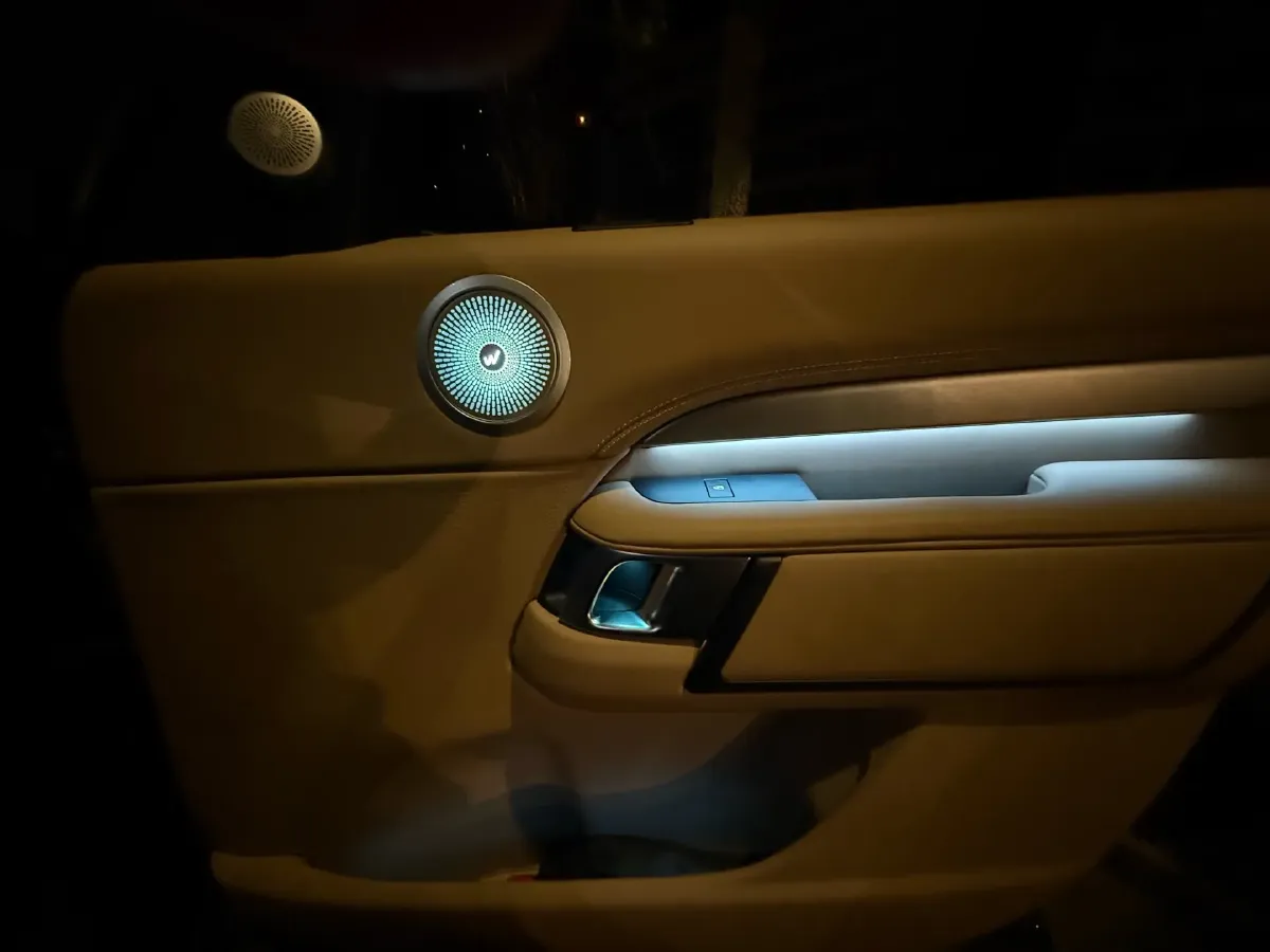 2024 Land Rover Discovery 3.0T 360HP L6 8AT,autocango,china used car exporter,china ev exporter,chinese used car exporter,chinese used ev exporter