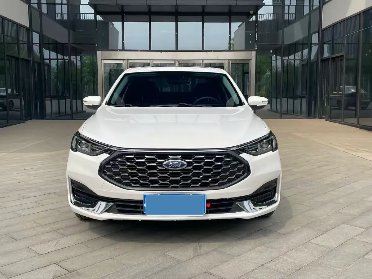 2021 Ford Escort 1.5L 122HP L3 6AT,autocango,china used car exporter,china ev exporter,chinese used car exporter,chinese used ev exporter