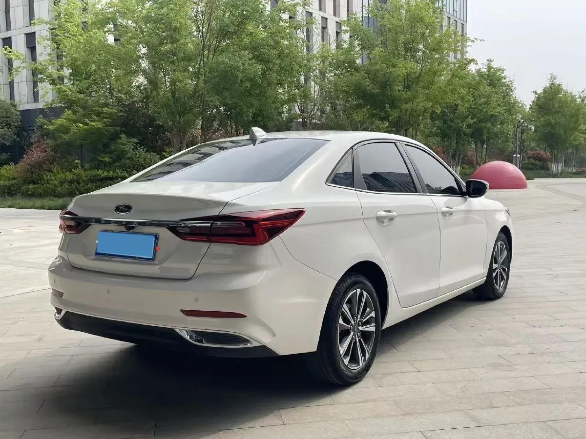2021 Ford Escort 1.5L 122HP L3 6AT,autocango,china used car exporter,china ev exporter,chinese used car exporter,chinese used ev exporter