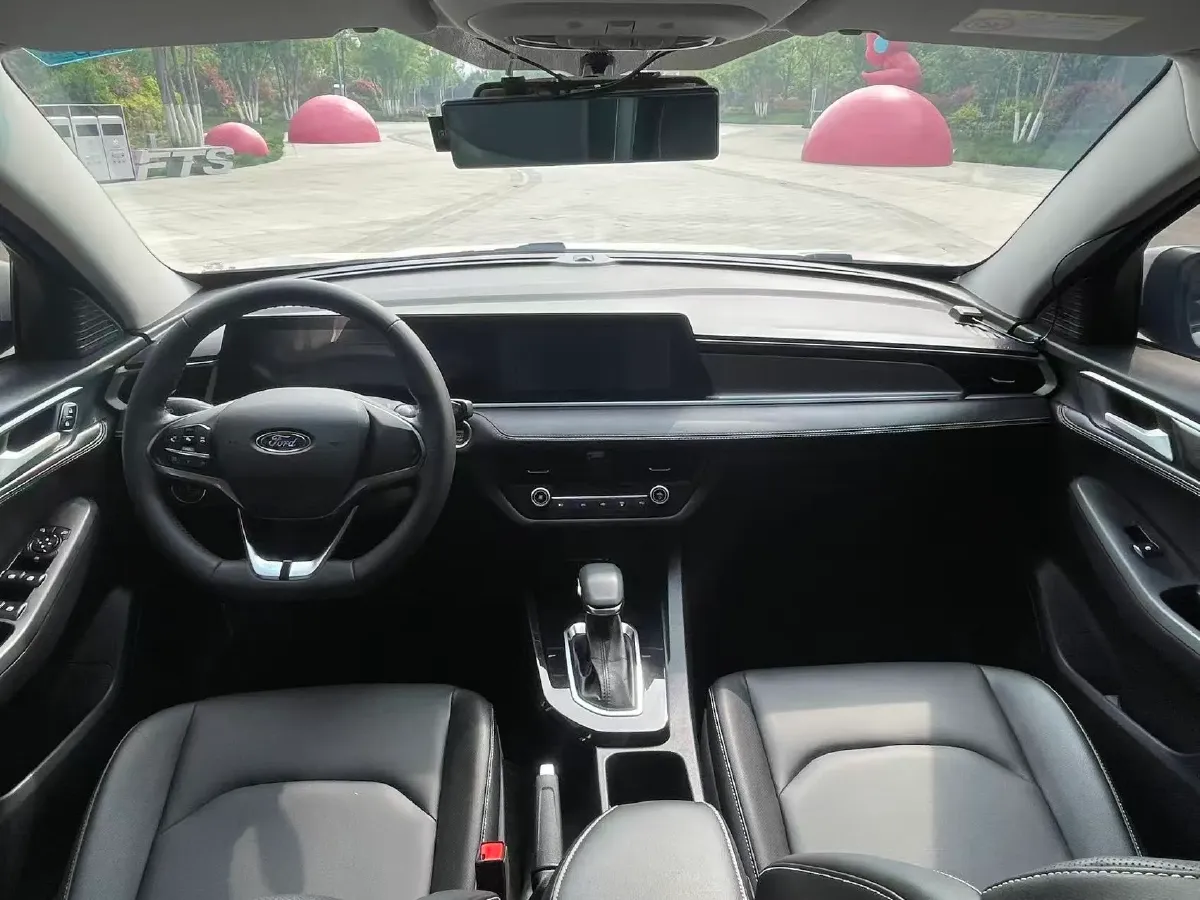 2021 Ford Escort 1.5L 122HP L3 6AT,autocango,china used car exporter,china ev exporter,chinese used car exporter,chinese used ev exporter