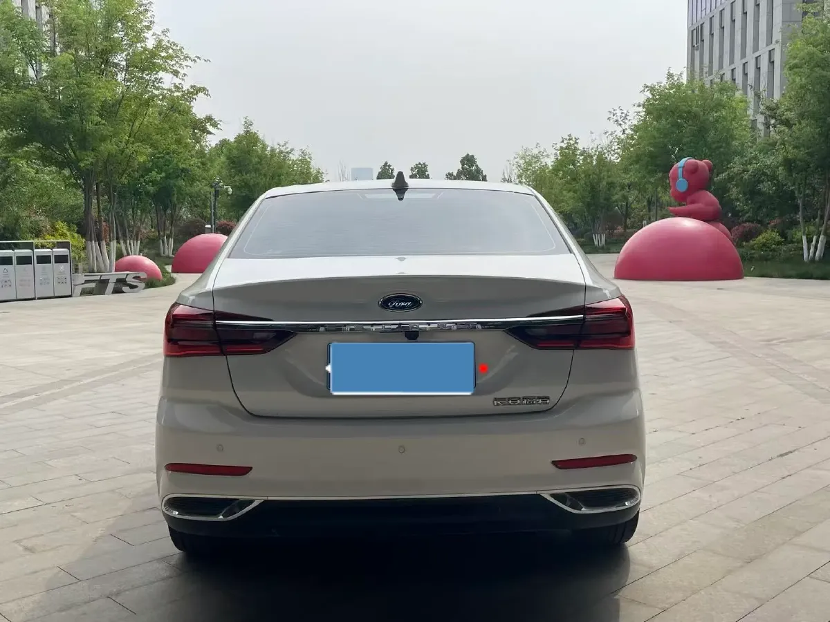 2021 Ford Escort 1.5L 122HP L3 6AT,autocango,china used car exporter,china ev exporter,chinese used car exporter,chinese used ev exporter