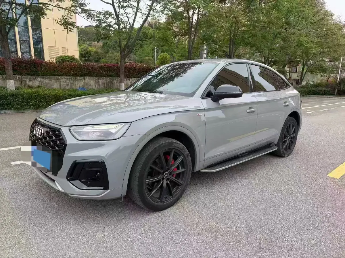 2021 Audi Q5L Sportback 2.0T 190HP L4 7DCT,autocango,china used car exporter,china ev exporter,chinese used car exporter,chinese used ev exporter