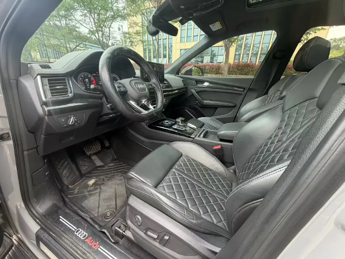 2021 Audi Q5L Sportback 2.0T 190HP L4 7DCT,autocango,china used car exporter,china ev exporter,chinese used car exporter,chinese used ev exporter