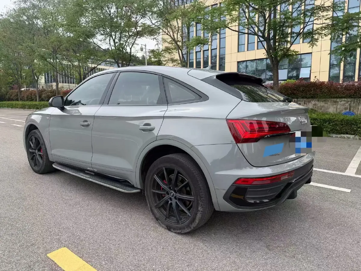 2021 Audi Q5L Sportback 2.0T 190HP L4 7DCT,autocango,china used car exporter,china ev exporter,chinese used car exporter,chinese used ev exporter