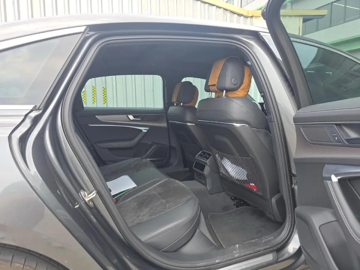 2022 Audi A6L 3.0T 340HP V6 7DCT,autocango,china used car exporter,china ev exporter,chinese used car exporter,chinese used ev exporter