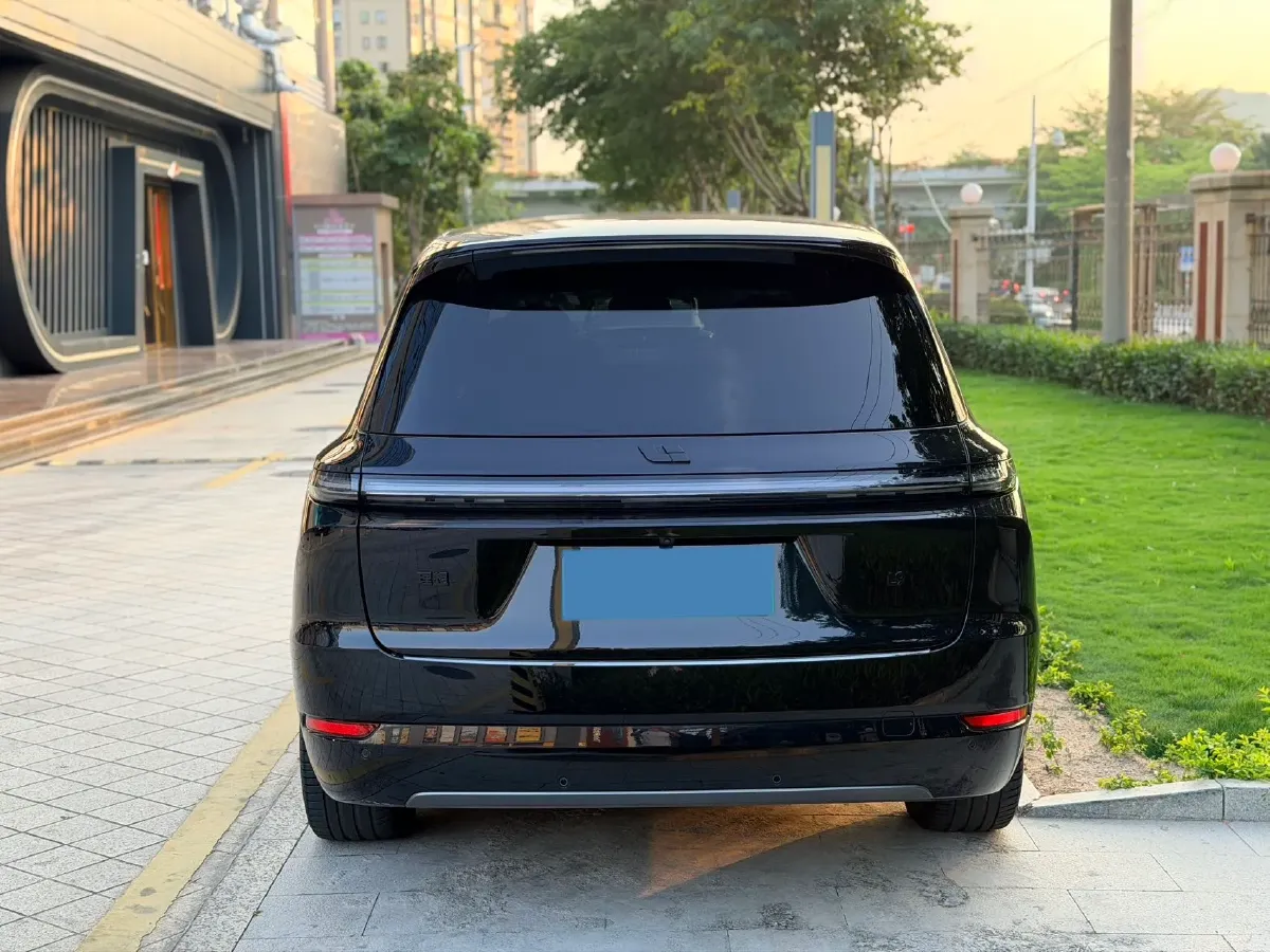 2022 Li L9 Range Extended 154HP REEV 42.6KWH,autocango,china used car exporter,china ev exporter,chinese used car exporter,chinese used ev exporter