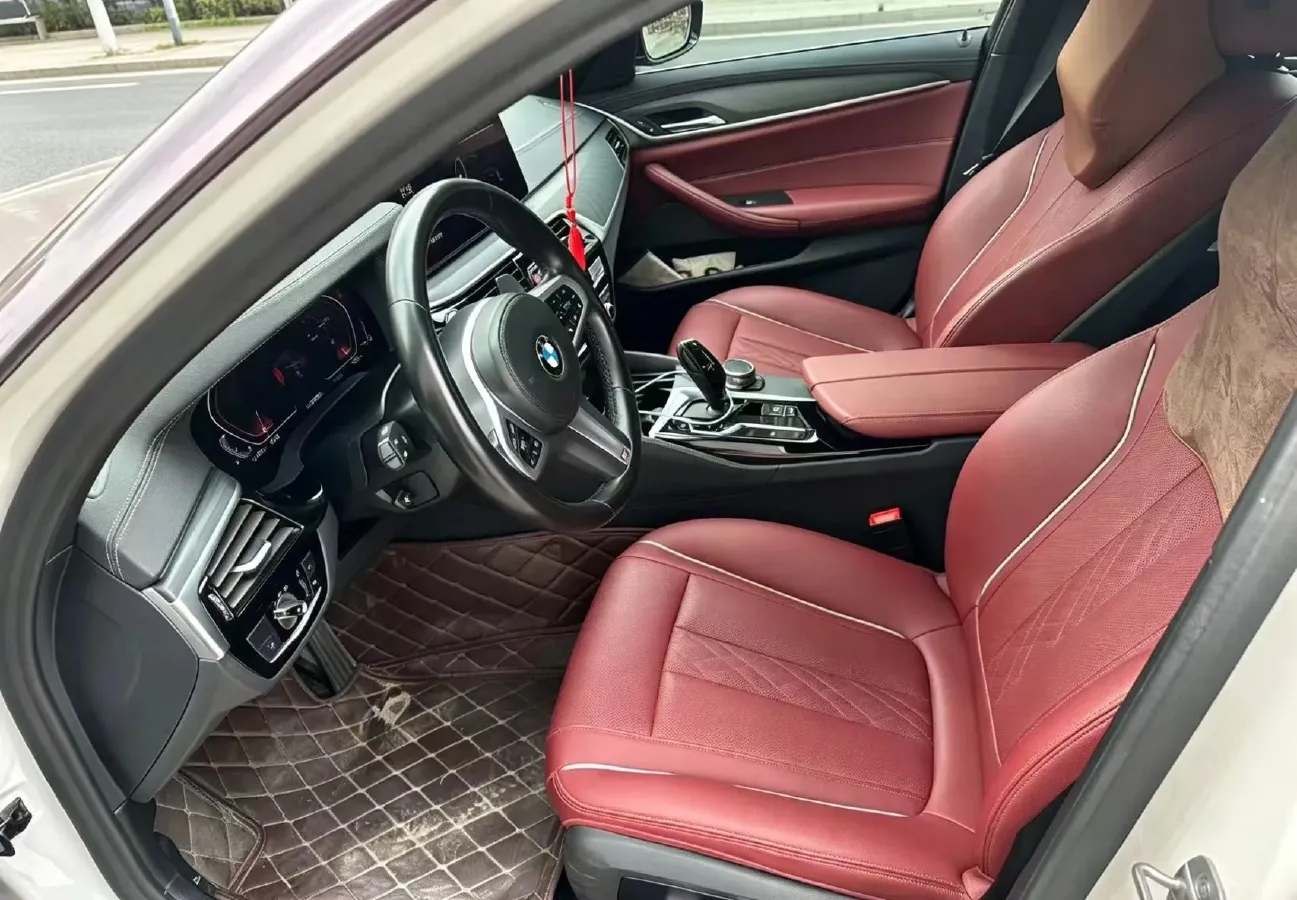 2022 BMW 5 Series 2.0T 252HP L4 8AT,autocango,china used car exporter,china ev exporter,chinese used car exporter,chinese used ev exporter