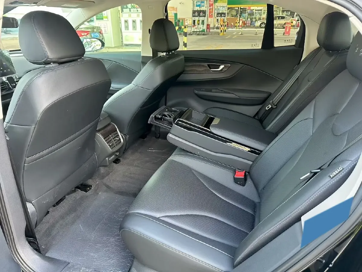 2022 HongQi E-QM5 BEV 54KWH,autocango,china used car exporter,china ev exporter,chinese used car exporter,chinese used ev exporter