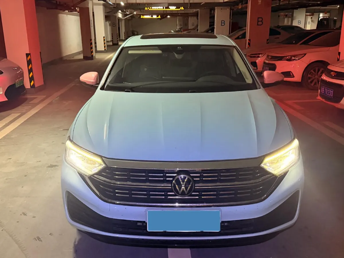 2023 Volkswagen Sagitar 1.5T 160HP L4 7DCT,autocango,china used car exporter,china ev exporter,chinese used car exporter,chinese used ev exporter