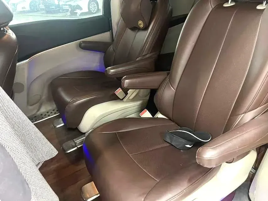 2023 Buick GL8 2.0T 237HP L4 9AT,autocango,china used car exporter,china ev exporter,chinese used car exporter,chinese used ev exporter