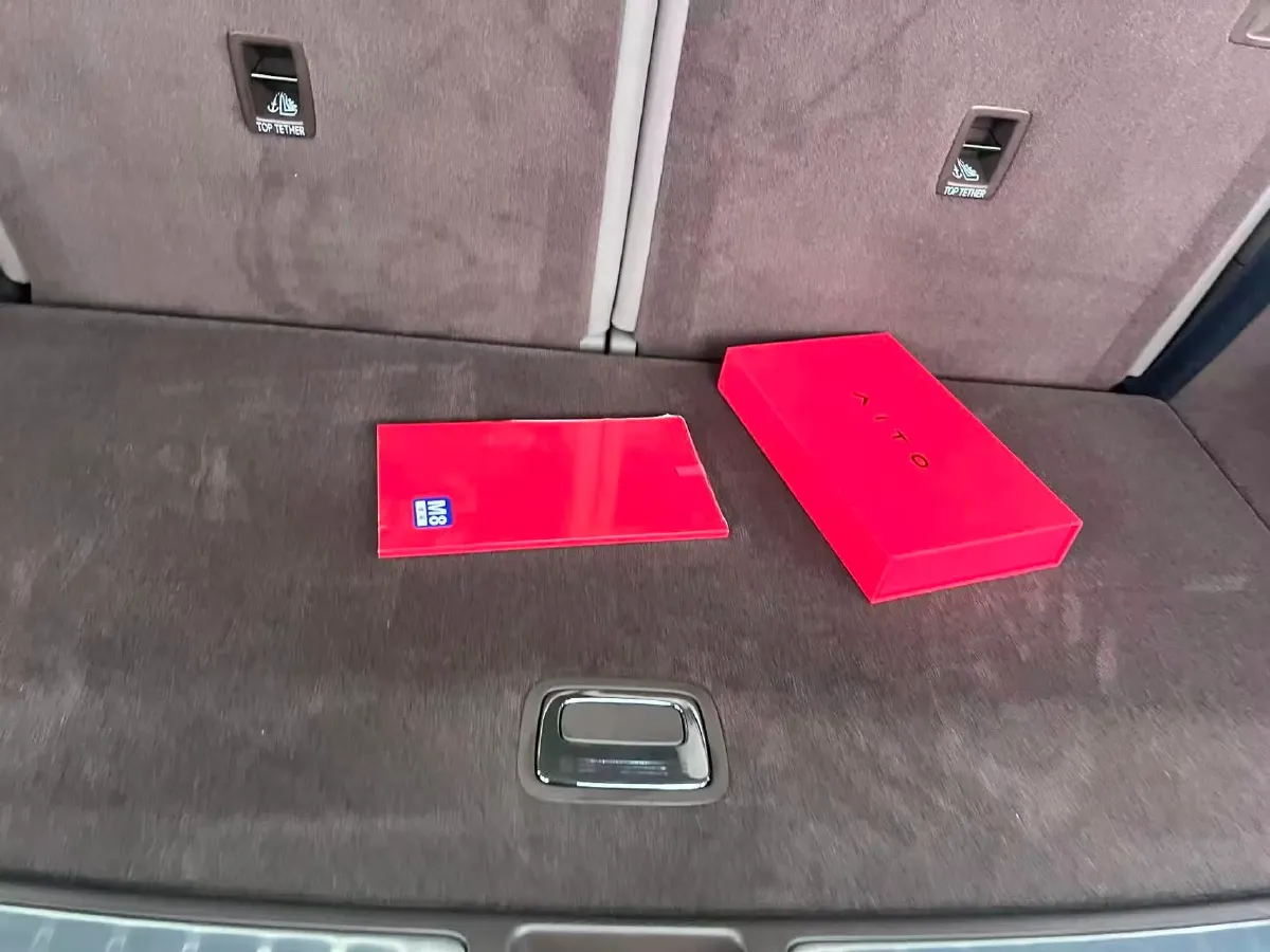 2025 AITO AITO M8 REEV 160HP REEV 53.4KWH,autocango,china used car exporter,china ev exporter,chinese used car exporter,chinese used ev exporter