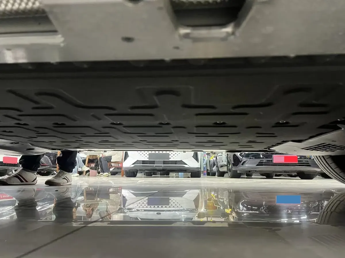 2025 AITO AITO M8 REEV 160HP REEV 53.4KWH,autocango,china used car exporter,china ev exporter,chinese used car exporter,chinese used ev exporter