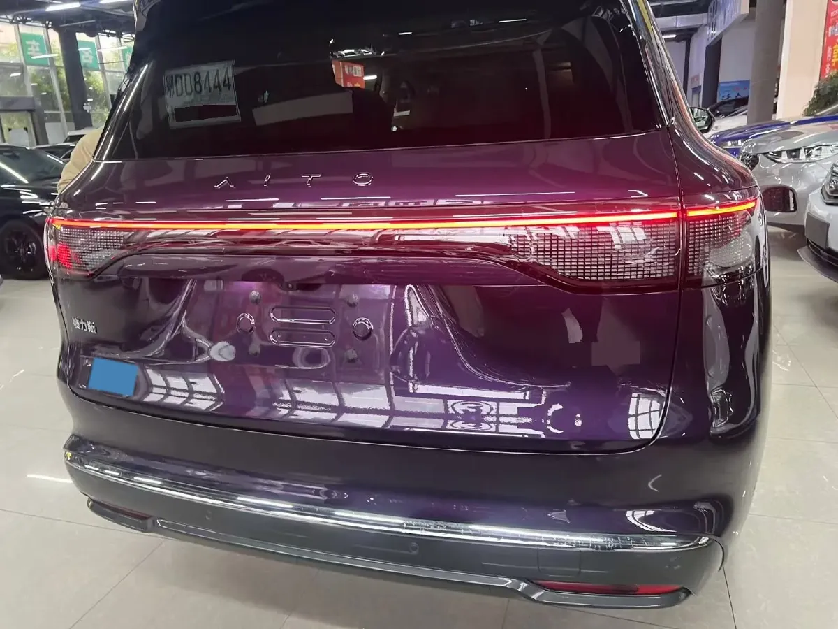 2025 AITO AITO M8 REEV 160HP REEV 53.4KWH,autocango,china used car exporter,china ev exporter,chinese used car exporter,chinese used ev exporter