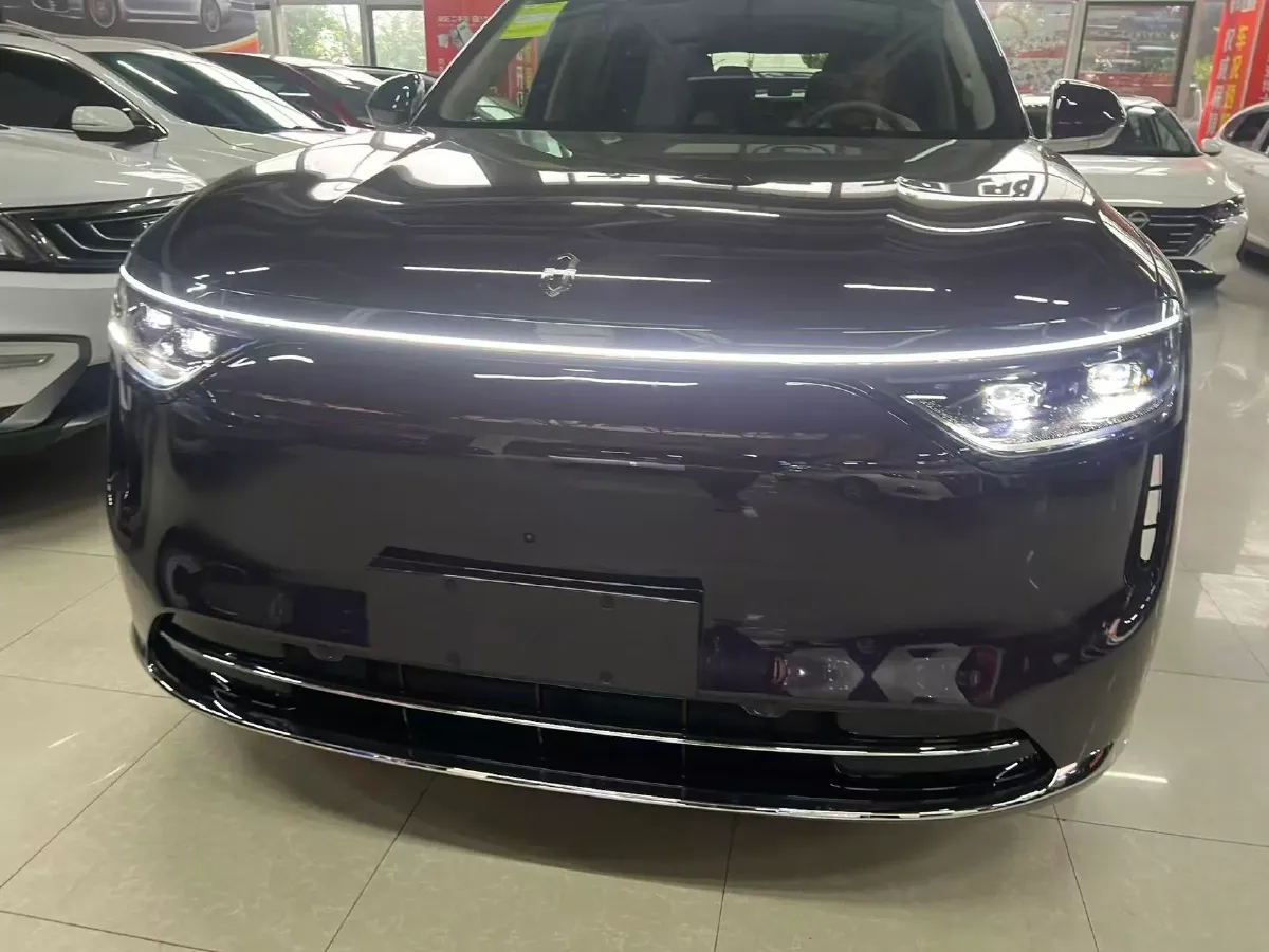 2025 AITO AITO M8 REEV 160HP REEV 53.4KWH,autocango,china used car exporter,china ev exporter,chinese used car exporter,chinese used ev exporter