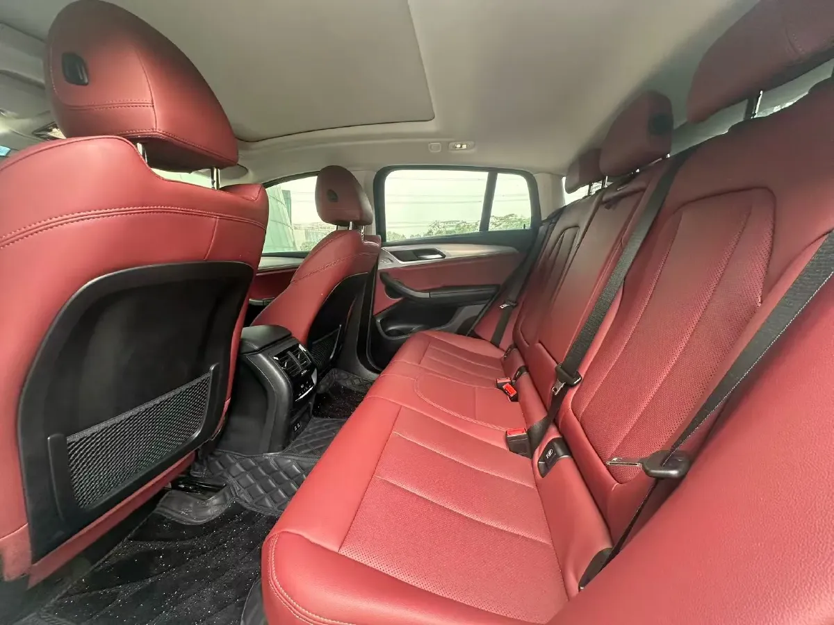 2022 BMW X4 2.0T 245HP L4 8AT,autocango,china used car exporter,china ev exporter,chinese used car exporter,chinese used ev exporter