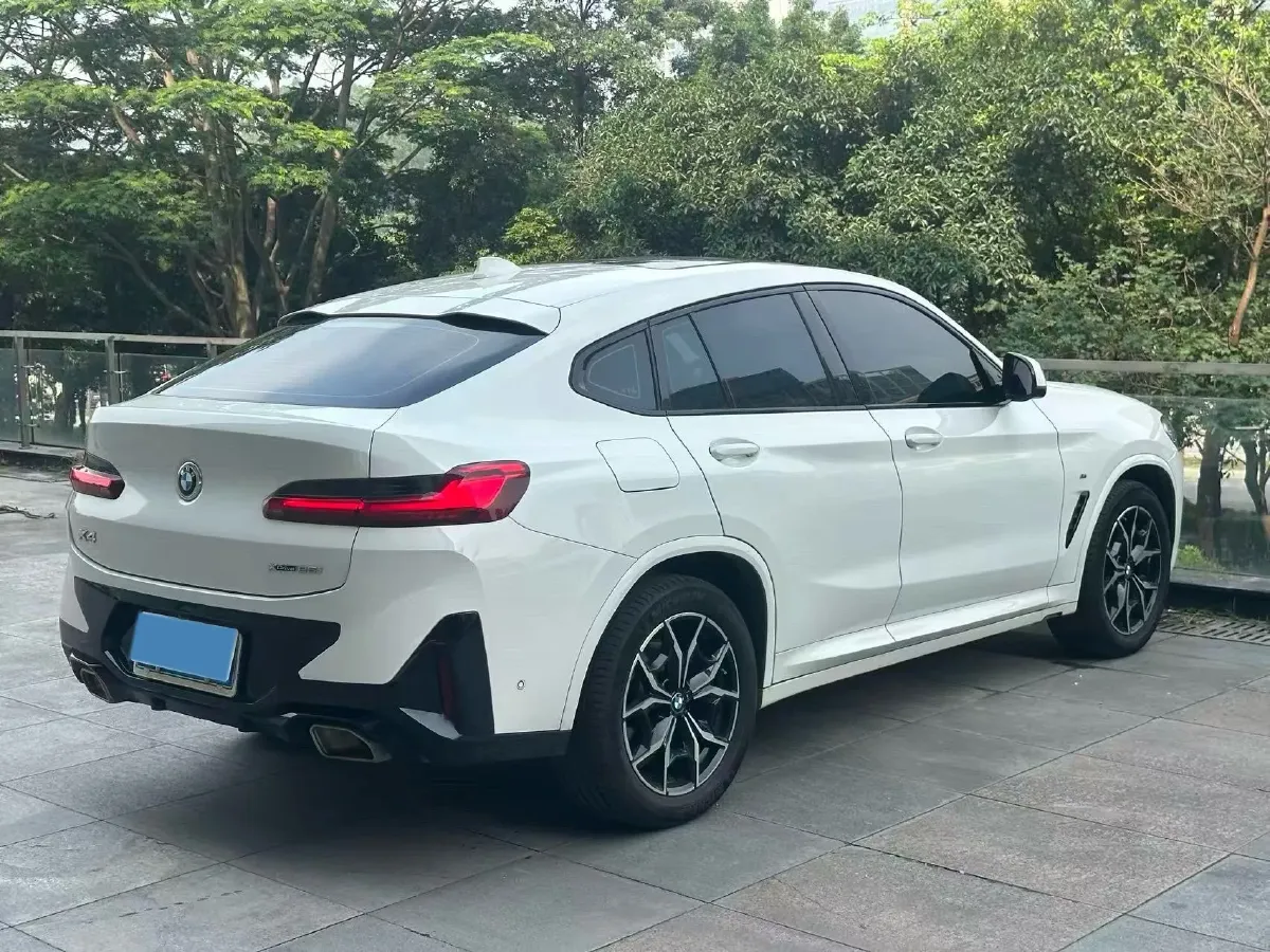 2022 BMW X4 2.0T 245HP L4 8AT,autocango,china used car exporter,china ev exporter,chinese used car exporter,chinese used ev exporter