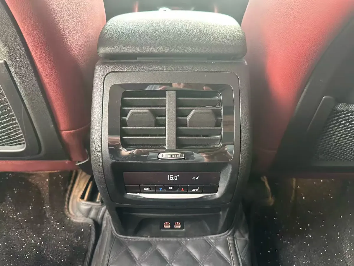 2022 BMW X4 2.0T 245HP L4 8AT,autocango,china used car exporter,china ev exporter,chinese used car exporter,chinese used ev exporter