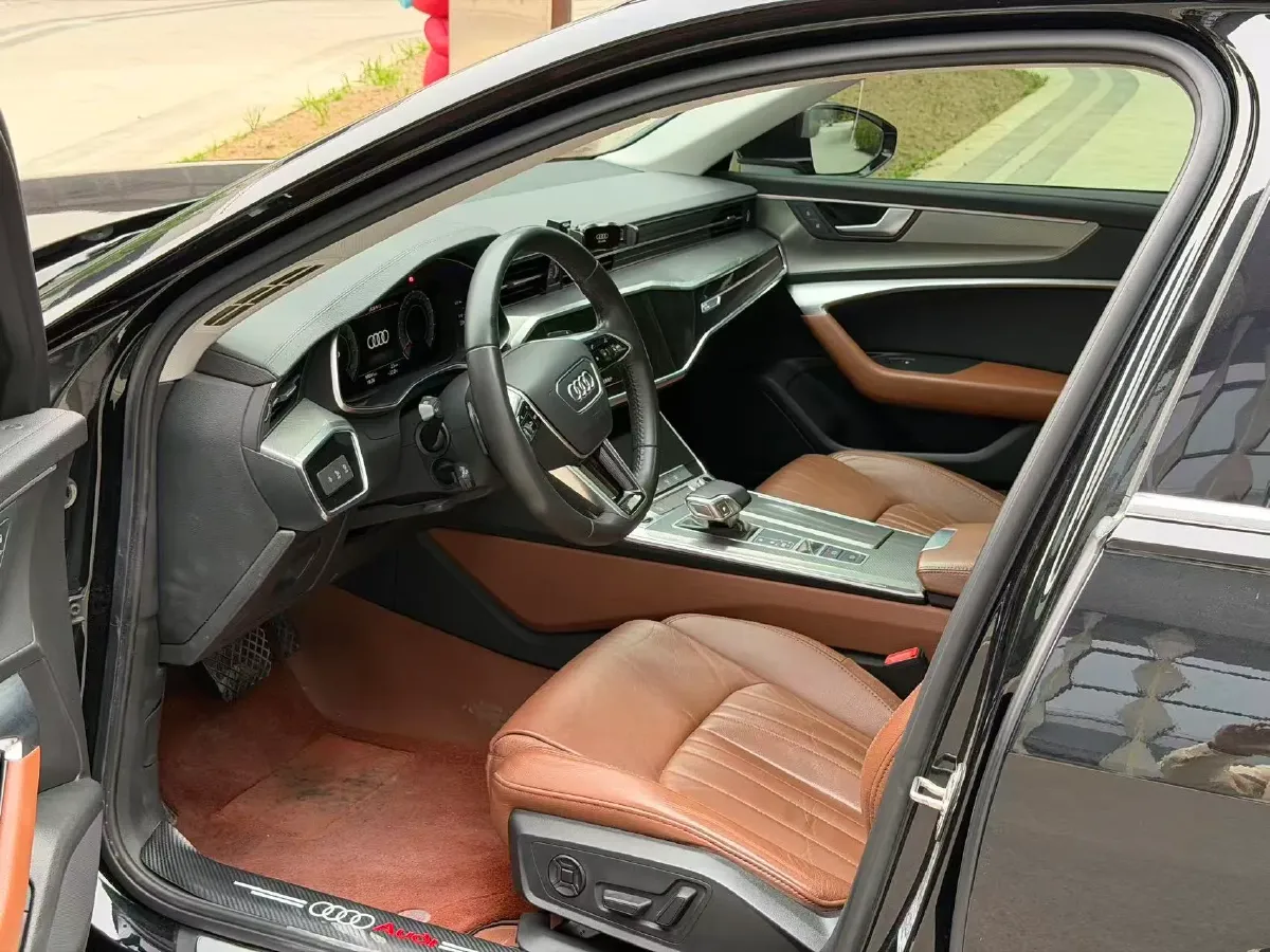 2020 Audi A6L 2.0T 224HP L4 7DCT,autocango,china used car exporter,china ev exporter,chinese used car exporter,chinese used ev exporter