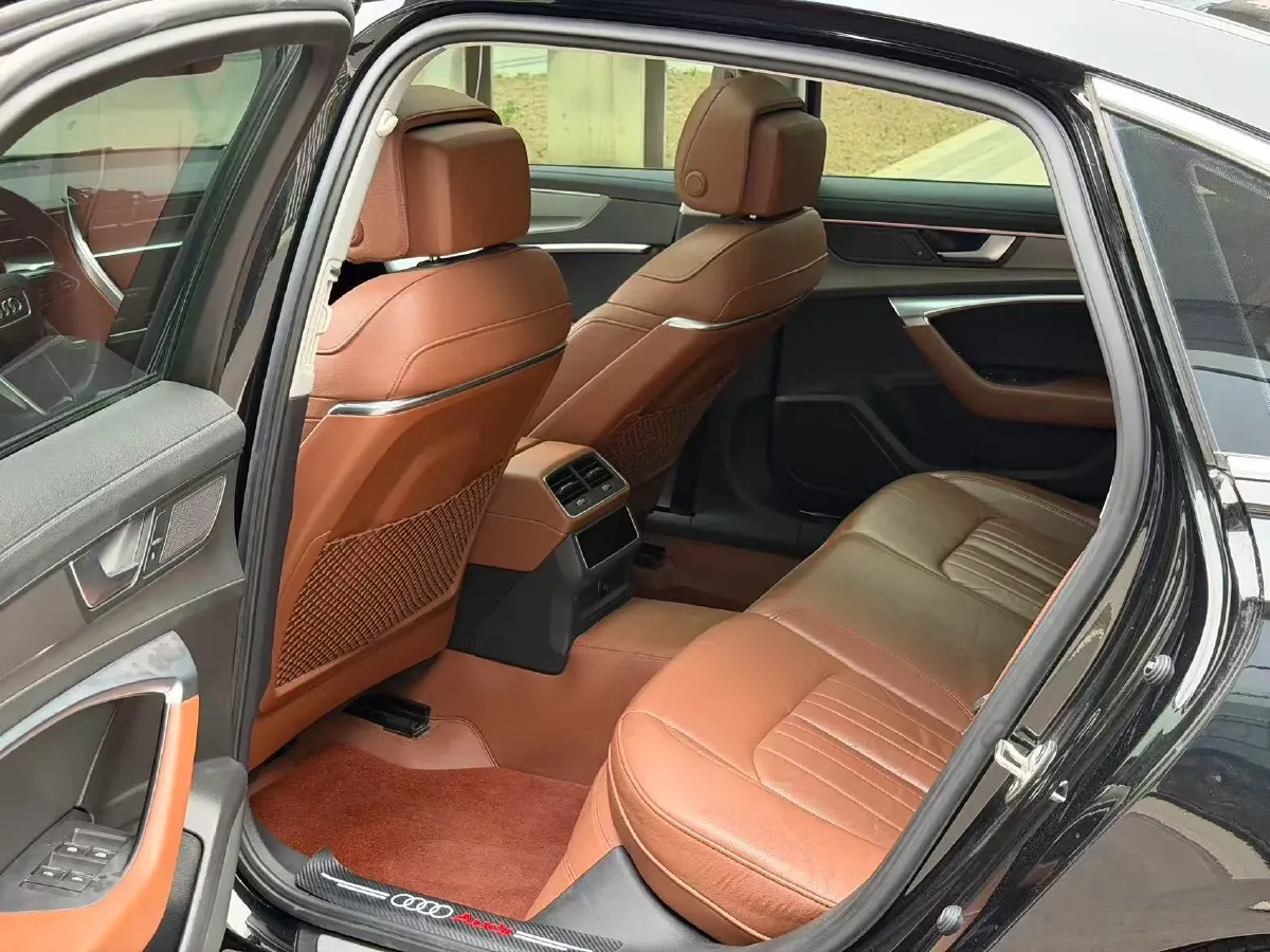 2020 Audi A6L 2.0T 224HP L4 7DCT,autocango,china used car exporter,china ev exporter,chinese used car exporter,chinese used ev exporter