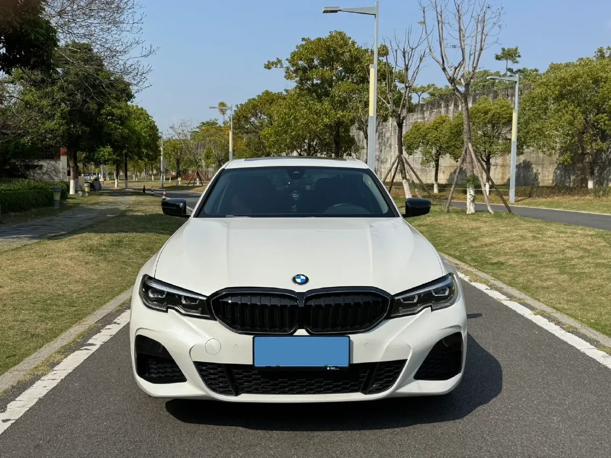 2022 BMW 3 Series 2.0T 184HP L4 8AT,autocango,china used car exporter,china ev exporter,chinese used car exporter,chinese used ev exporter