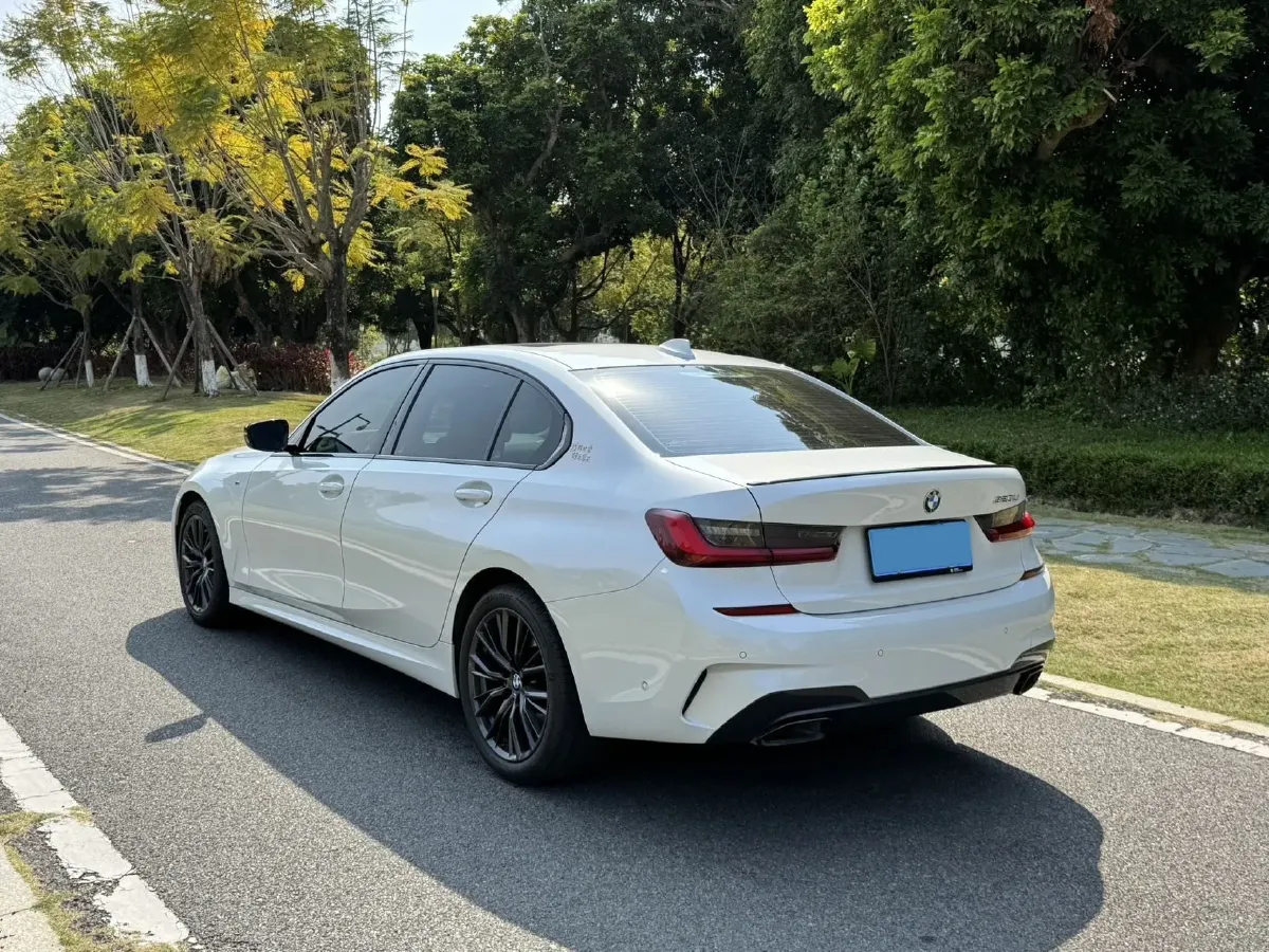 2022 BMW 3 Series 2.0T 184HP L4 8AT,autocango,china used car exporter,china ev exporter,chinese used car exporter,chinese used ev exporter