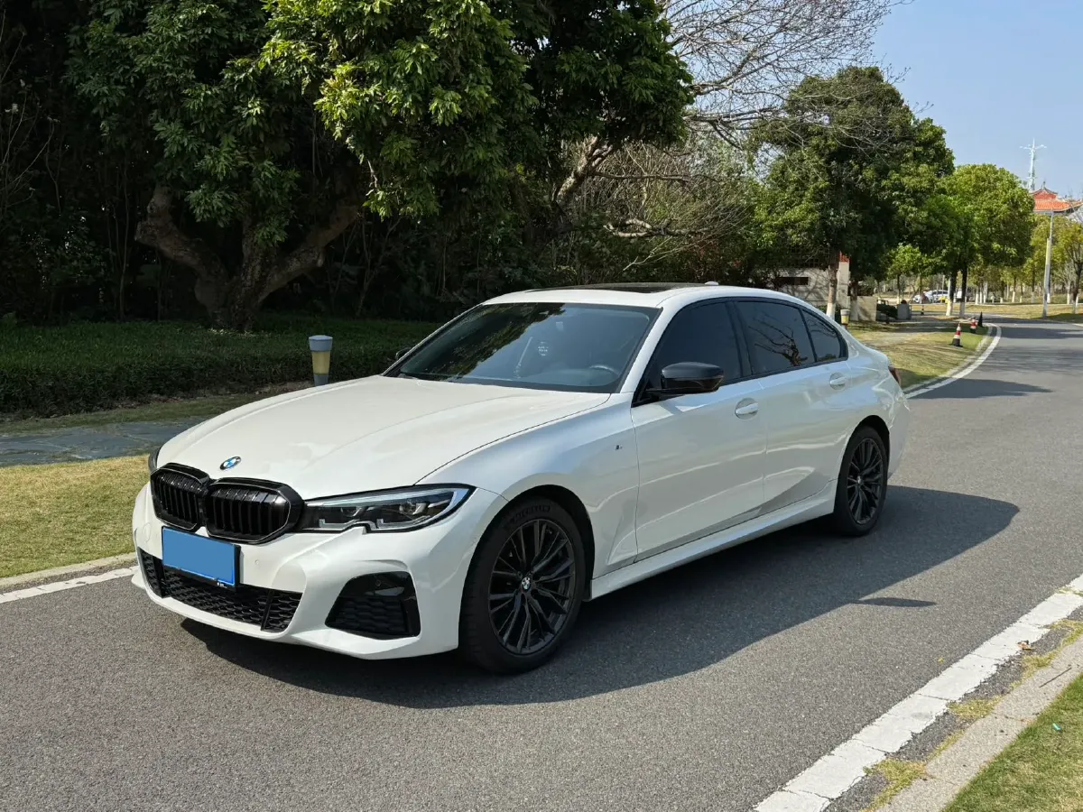 2022 BMW 3 Series 2.0T 184HP L4 8AT,autocango,china used car exporter,china ev exporter,chinese used car exporter,chinese used ev exporter