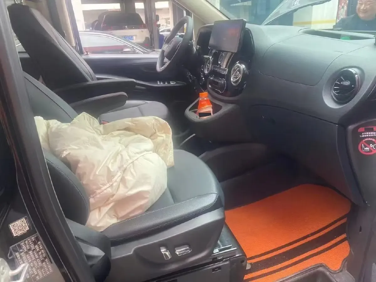 2023 Mercedes-Benz Vito 2.0T 211HP L4 9AT,autocango,china used car exporter,china ev exporter,chinese used car exporter,chinese used ev exporter