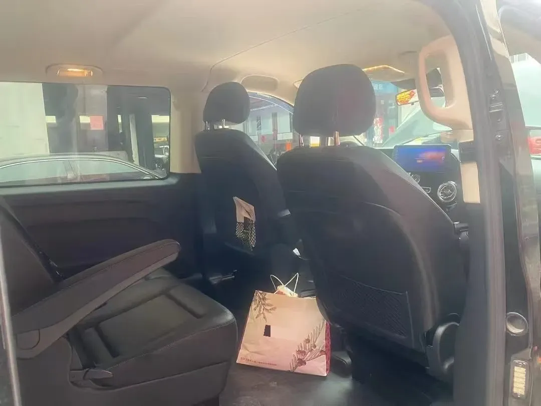 2023 Mercedes-Benz Vito 2.0T 211HP L4 9AT,autocango,china used car exporter,china ev exporter,chinese used car exporter,chinese used ev exporter