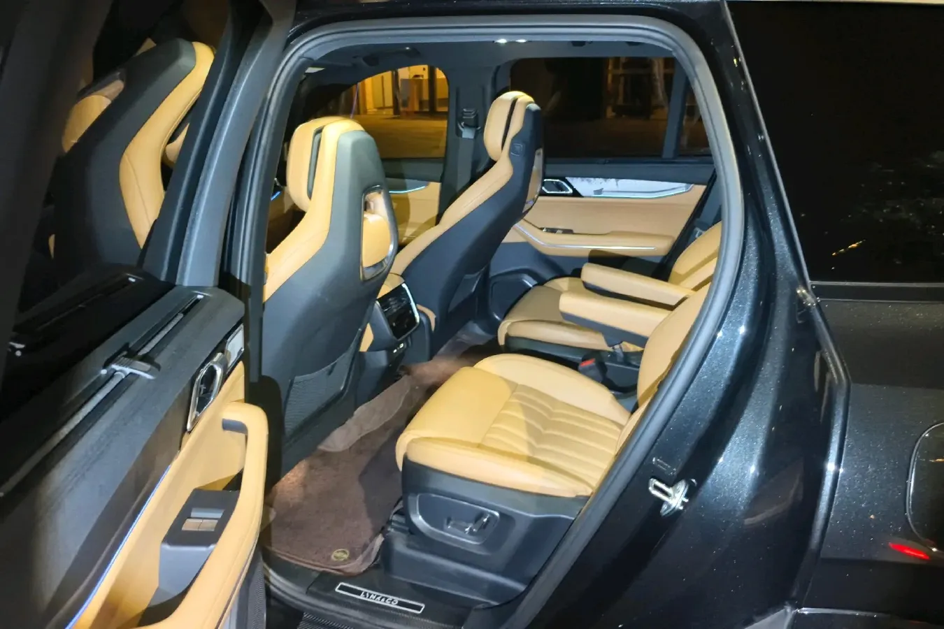 2023 LYNK&CO 09 EM-P 2.0T 254HP L4 3DHT PHEV 40.1KWH,autocango,china used car exporter,china ev exporter,chinese used car exporter,chinese used ev exporter