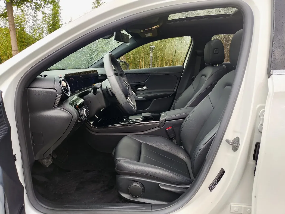 2020 Mercedes-Benz A Class 1.3T 163HP L4 7DCT,autocango,china used car exporter,china ev exporter,chinese used car exporter,chinese used ev exporter