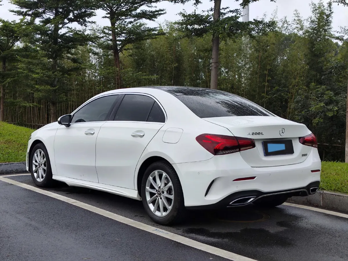 2020 Mercedes-Benz A Class 1.3T 163HP L4 7DCT,autocango,china used car exporter,china ev exporter,chinese used car exporter,chinese used ev exporter