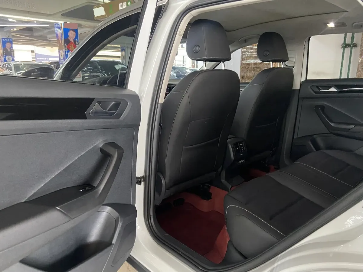 2022 Volkswagen T-Roc 1.4T 150HP L4 7DCT,autocango,china used car exporter,china ev exporter,chinese used car exporter,chinese used ev exporter