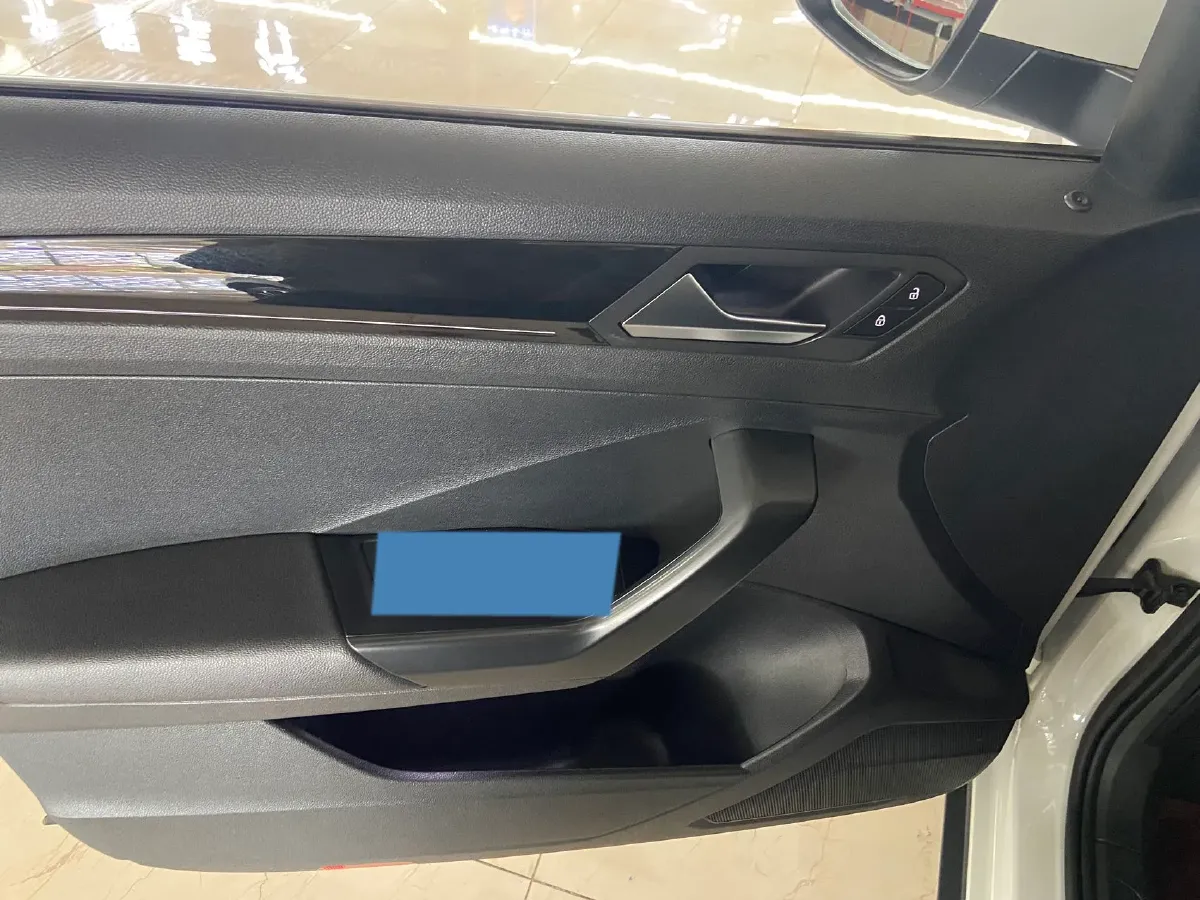 2022 Volkswagen T-Roc 1.4T 150HP L4 7DCT,autocango,china used car exporter,china ev exporter,chinese used car exporter,chinese used ev exporter