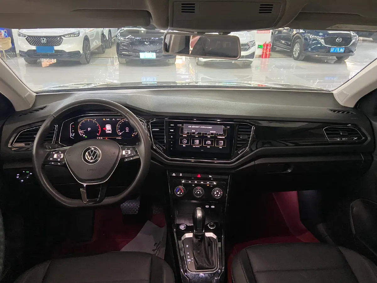 2022 Volkswagen T-Roc 1.4T 150HP L4 7DCT,autocango,china used car exporter,china ev exporter,chinese used car exporter,chinese used ev exporter