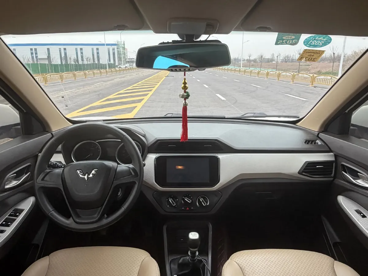 2019 WuLing HongGuang 1.5L 99HP L4 6MT,autocango,china used car exporter,china ev exporter,chinese used car exporter,chinese used ev exporter