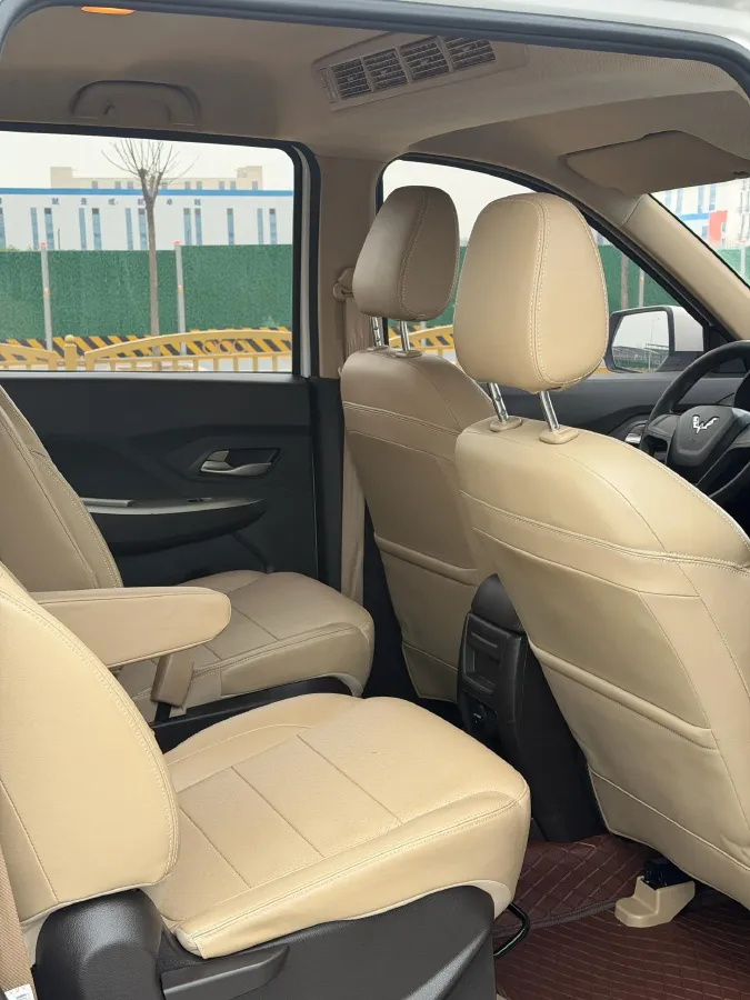 2019 WuLing HongGuang 1.5L 99HP L4 6MT,autocango,china used car exporter,china ev exporter,chinese used car exporter,chinese used ev exporter