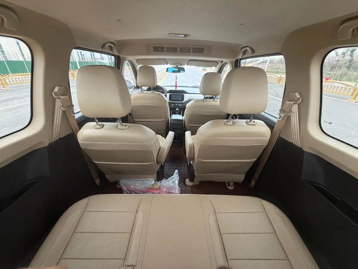 2019 WuLing HongGuang 1.5L 99HP L4 6MT,autocango,china used car exporter,china ev exporter,chinese used car exporter,chinese used ev exporter