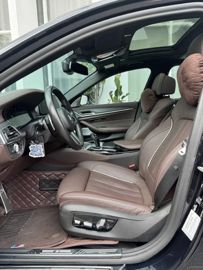 2021 BMW 5 Series 2.0T 252HP L4 8AT,autocango,china used car exporter,china ev exporter,chinese used car exporter,chinese used ev exporter