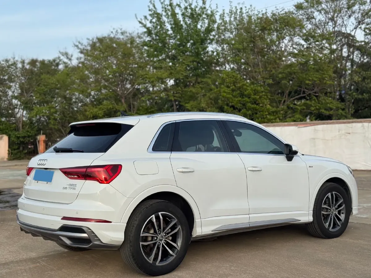 2021 Audi Q3 1.4T 150HP L4 7DCT,autocango,china used car exporter,china ev exporter,chinese used car exporter,chinese used ev exporter