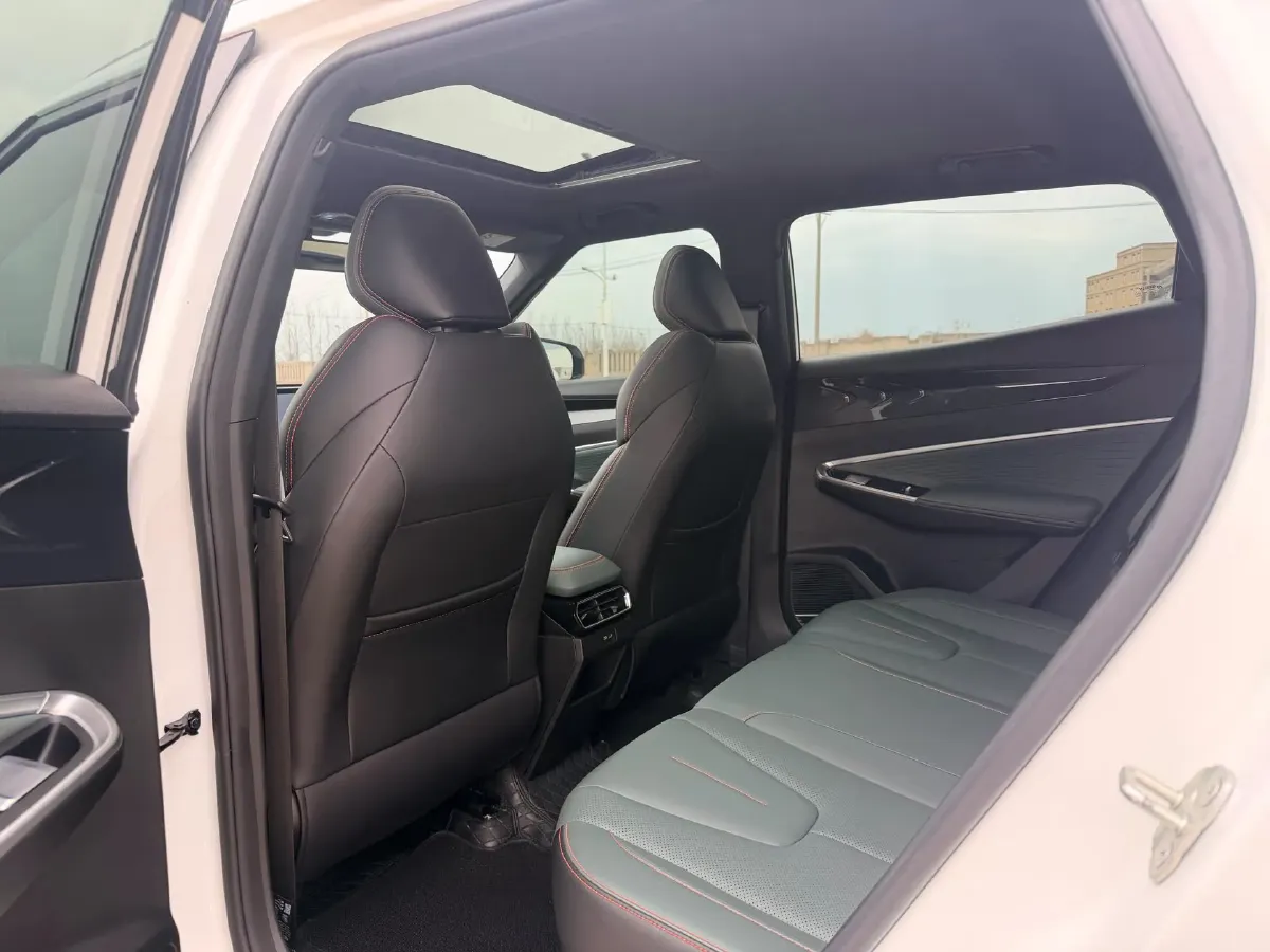 2024 Geely Azkarra 1.5T 181HP L4 7DCT,autocango,china used car exporter,china ev exporter,chinese used car exporter,chinese used ev exporter