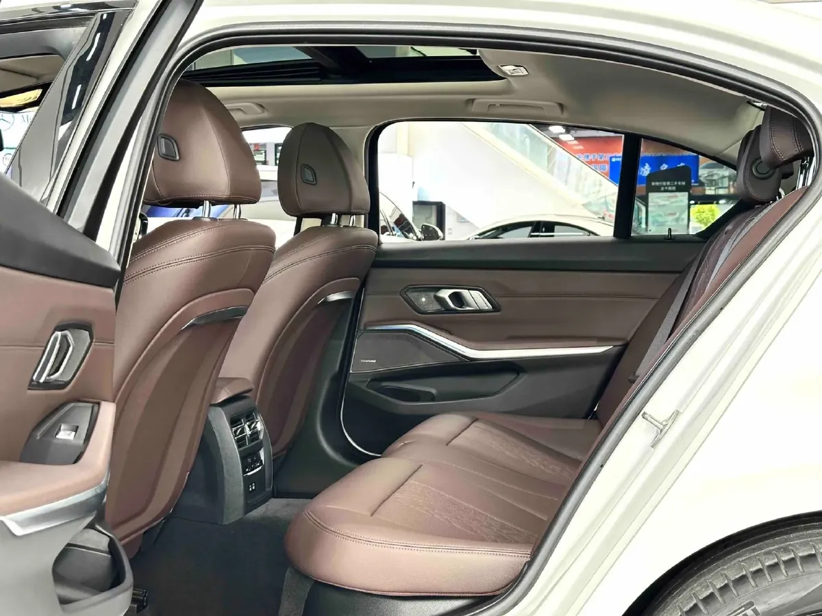 2023 BMW 3 Series 2.0T 184HP L4 8AT,autocango,china used car exporter,china ev exporter,chinese used car exporter,chinese used ev exporter