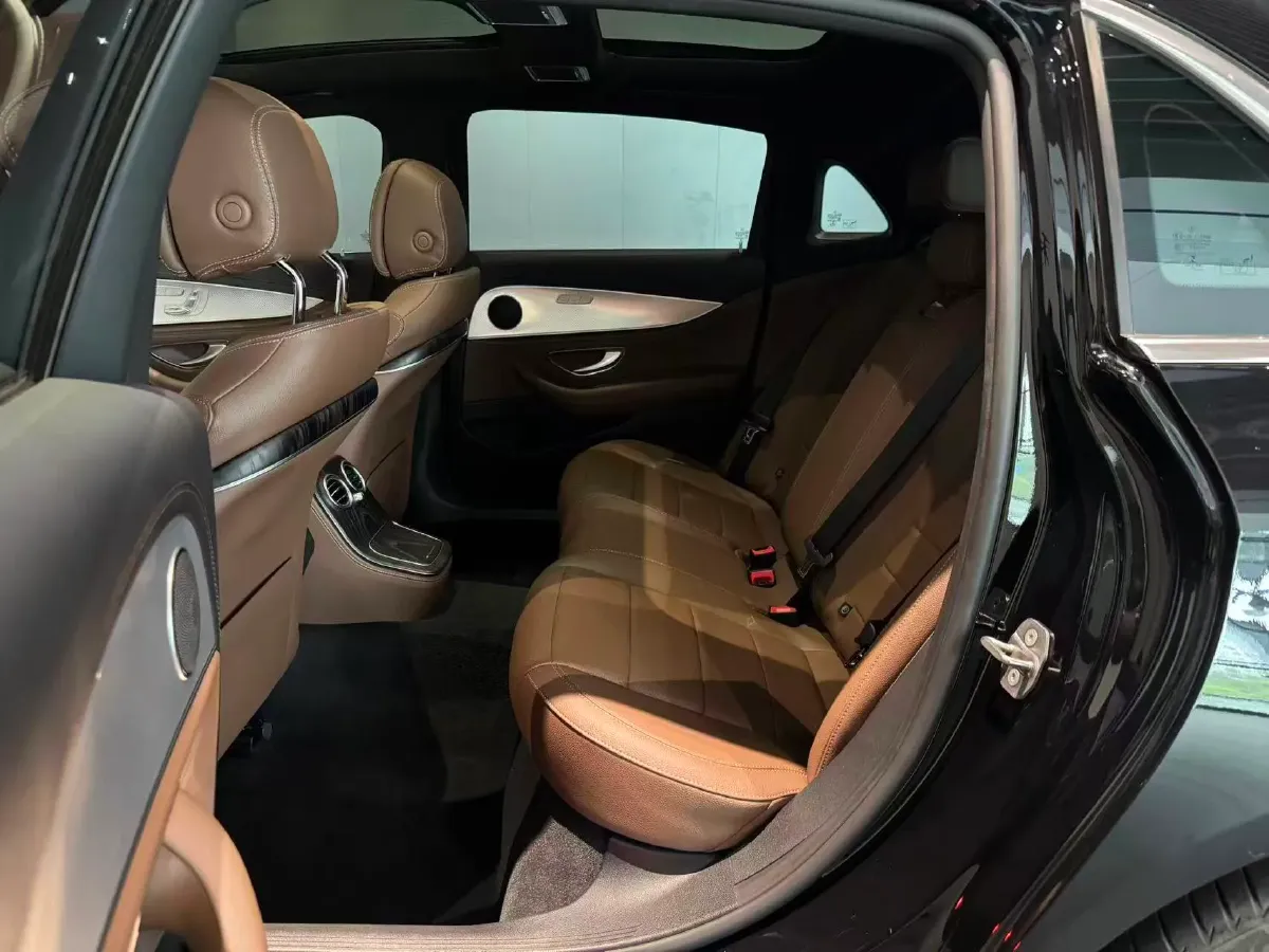 2023 Mercedes-Benz E Class 2.0T 258HP L4 9AT,autocango,china used car exporter,china ev exporter,chinese used car exporter,chinese used ev exporter