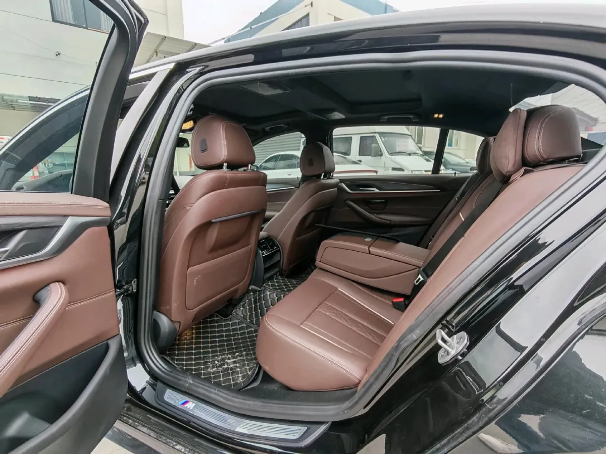 2021 BMW 5 Series 2.0T 184HP L4 8AT PHEV 17.7KWH,autocango,china used car exporter,china ev exporter,chinese used car exporter,chinese used ev exporter