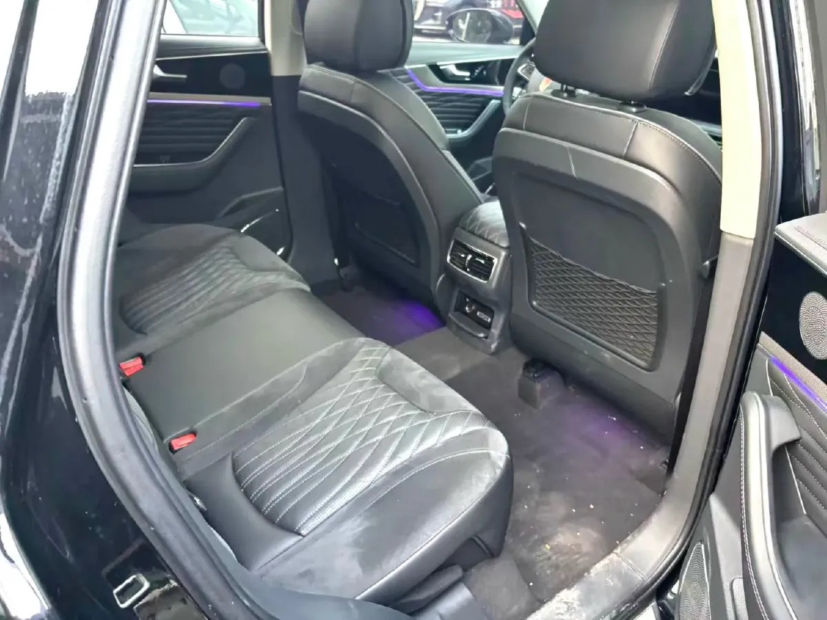 2022 HongQi HS5 2.0T 224HP L4 6AT,autocango,china used car exporter,china ev exporter,chinese used car exporter,chinese used ev exporter