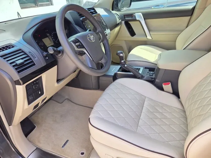 2019 Land Rover Range Rover Velar 2.0T 300HP L4 8AT,autocango,china used car exporter,china ev exporter,chinese used car exporter,chinese used ev exporter