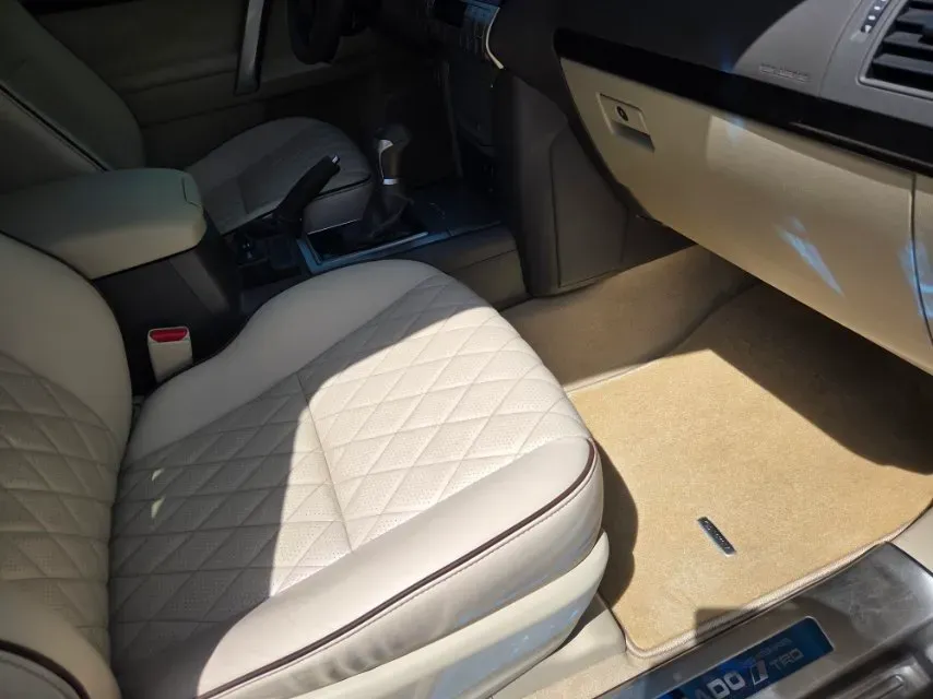 2019 Land Rover Range Rover Velar 2.0T 300HP L4 8AT,autocango,china used car exporter,china ev exporter,chinese used car exporter,chinese used ev exporter