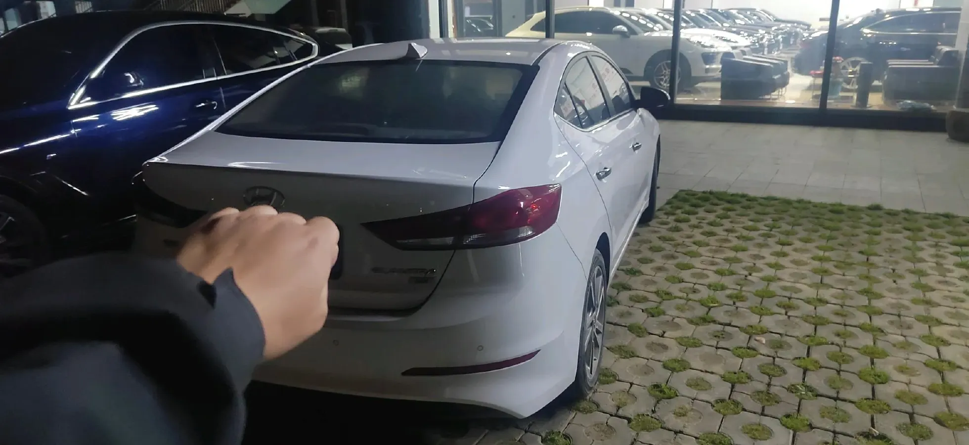 2016 Hyundai Elantra 1.6L 130HP L4 6AT,autocango,china used car exporter,china ev exporter,chinese used car exporter,chinese used ev exporter