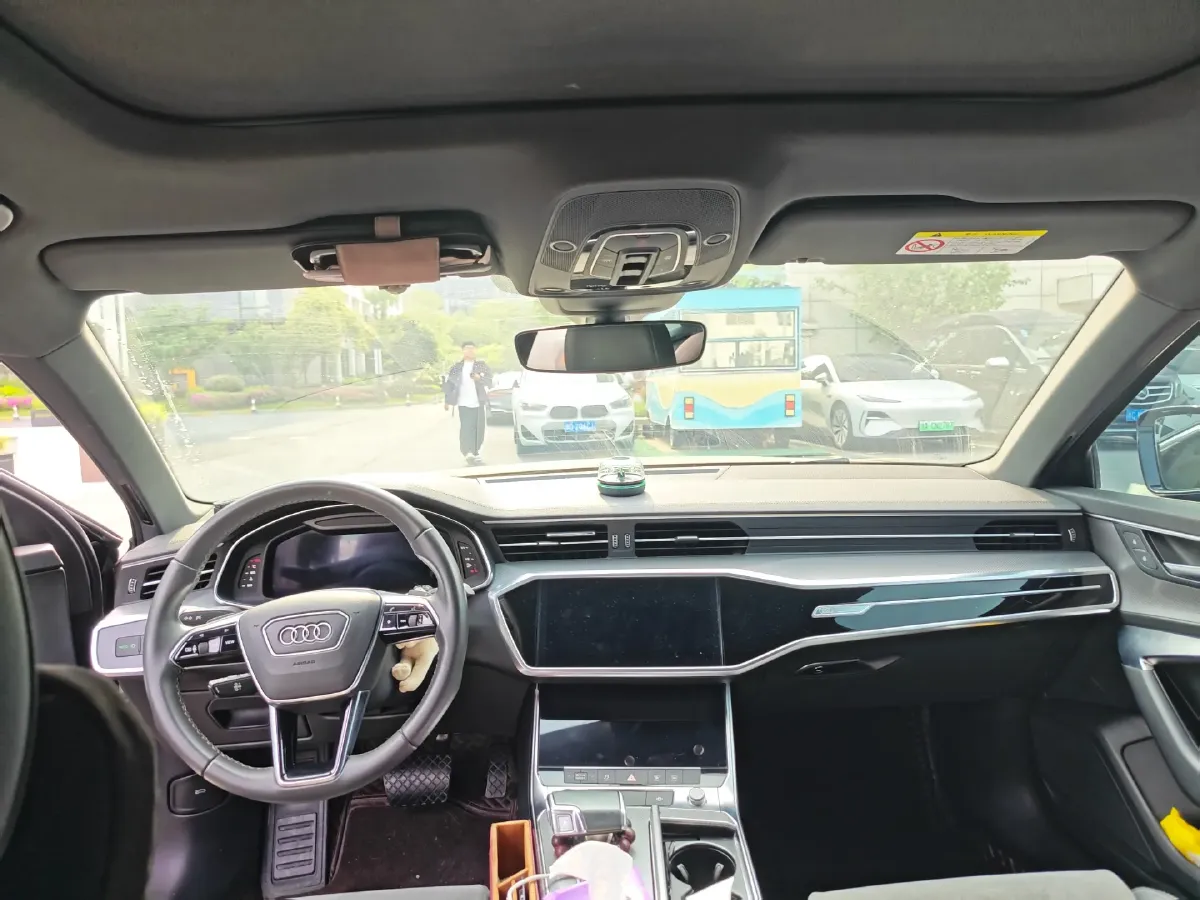 2021 Audi A6L 2.0T 224HP L4 7DCT,autocango,china used car exporter,china ev exporter,chinese used car exporter,chinese used ev exporter