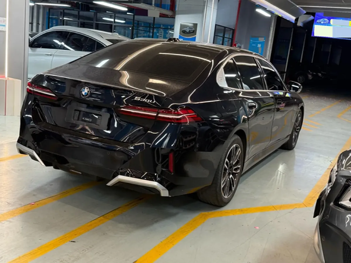 2024 BMW 5 Series 2.0T 258HP L4 8AT,autocango,china used car exporter,china ev exporter,chinese used car exporter,chinese used ev exporter